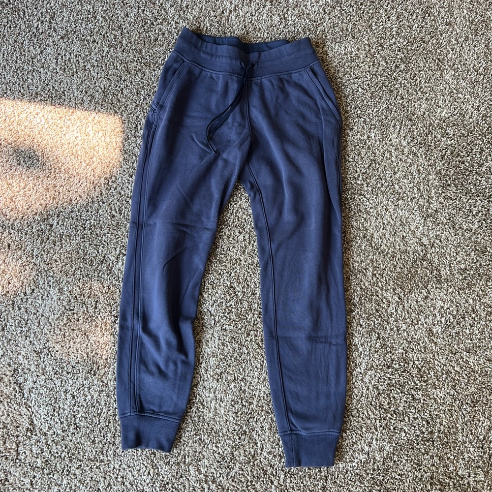 Lululemon joggers!